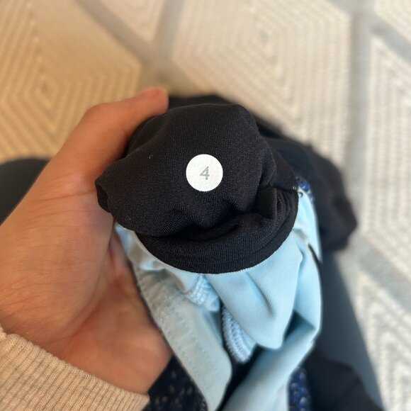 Black Lululemon Leggings Size 4 - Picture 5 of 5